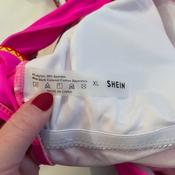 One piece Swimsuit - Picture 2 of 6